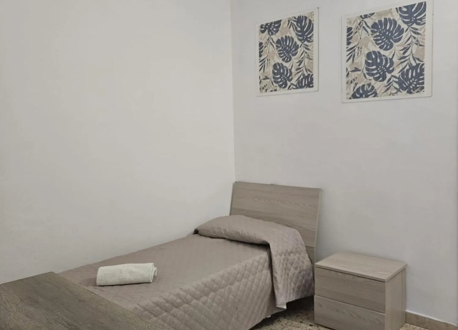 Therry Home Palermo 0*,  Italië