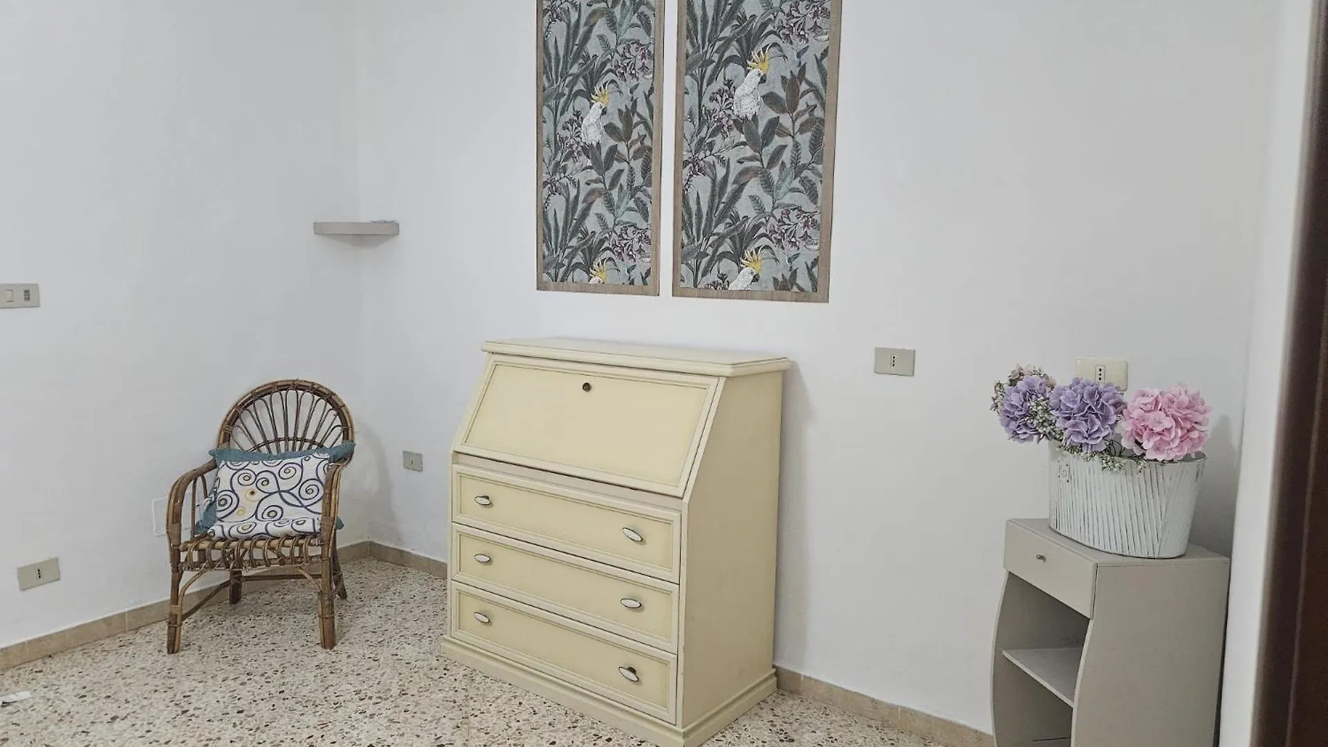 Therry Home Palermo 0*,  Italy